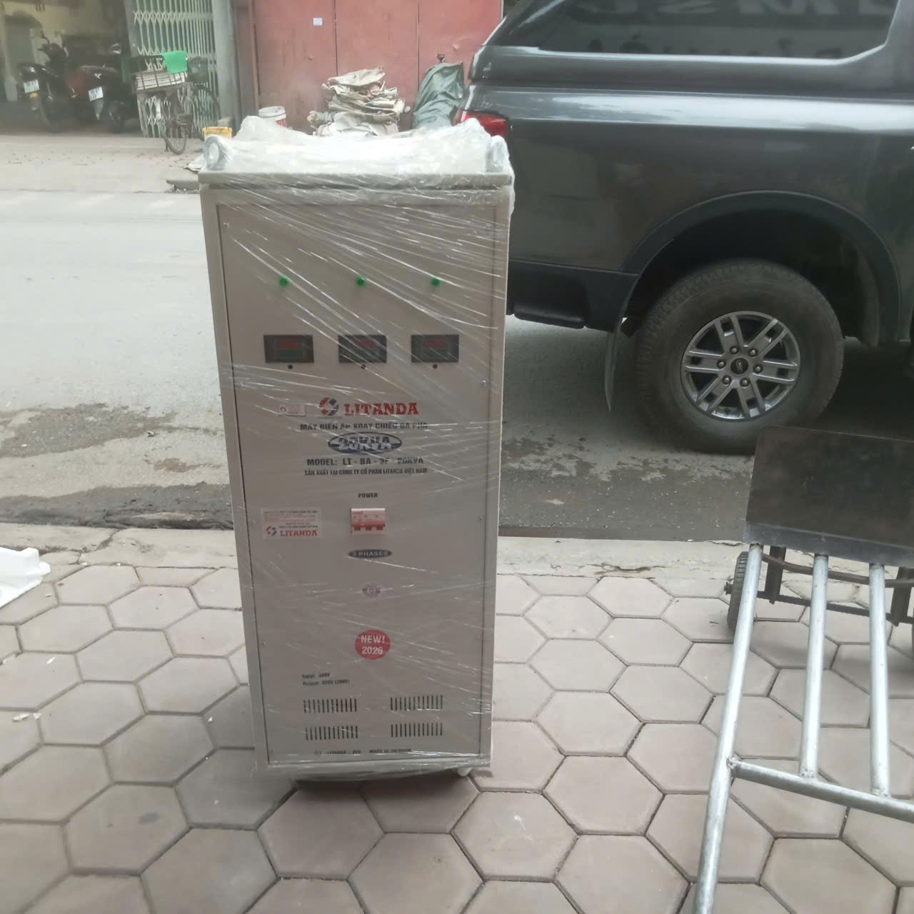 Máy ổn áp Litanda được vận chuyển nguyên đai nguyên kiện tới cho khách hàng
