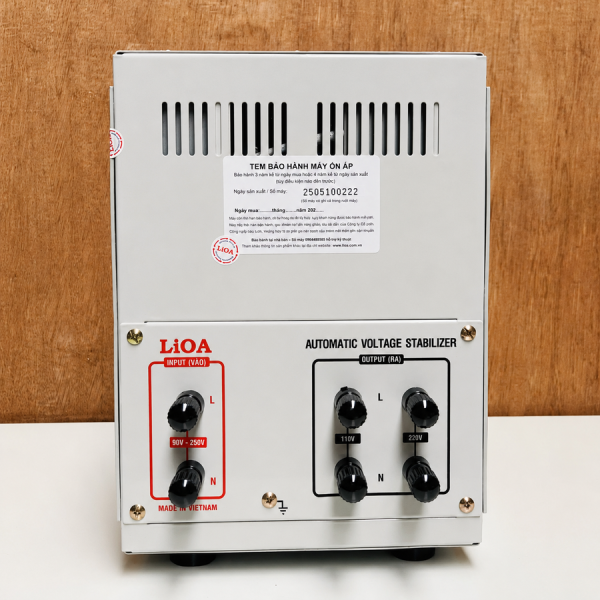 on-ap-1-pha-10kva-lioa-dri-10000ii Ổn áp Lioa 1 pha 10KVA DRI-10000II chuyên dùng ổn định nguồn điện, bảo vệ an toàn cho các thiết bị điện gia đình ở khu vực lưới điện có sự dao động vừa.