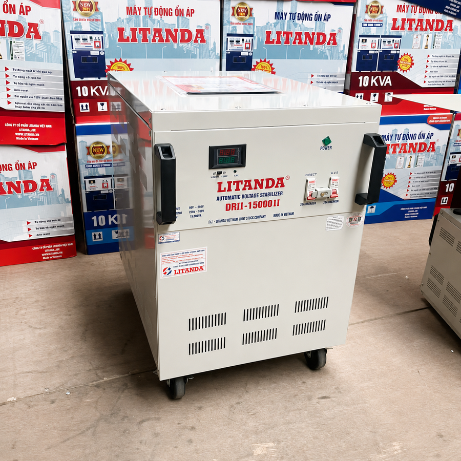 Máy ổn áp Litanda 15KVA 1 pha dải 50V-250V là dòng ổn áp dây đồng thế hệ mới nhất, do Công ty Cổ phần Litanda Việt Nam sản xuất.