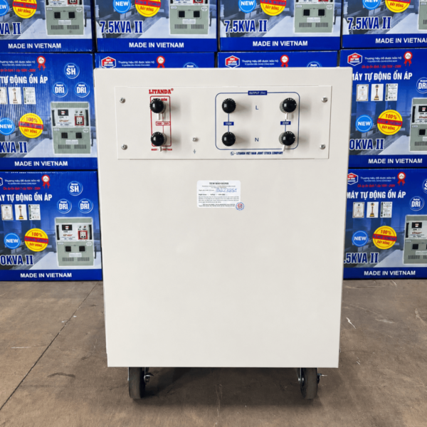 Ổn áp Litanda 30KVA 1 pha công suất lớn là giải pháp tối ưu cho biệt thự, nhà hàng hoặc các hộ gia đình sử dụng nhiều thiết bị điện cùng lúc, giúp bảo vệ an toàn và duy trì nguồn điện ổn định.