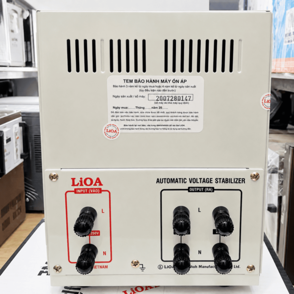 Máy ổn áp Lioa DRII-3000 II có công suất tối đa là 3KVA tương đương với 2,6KW chứ không phải 30KW 3000W. Model DRII-3000 II có dải điện áp...
