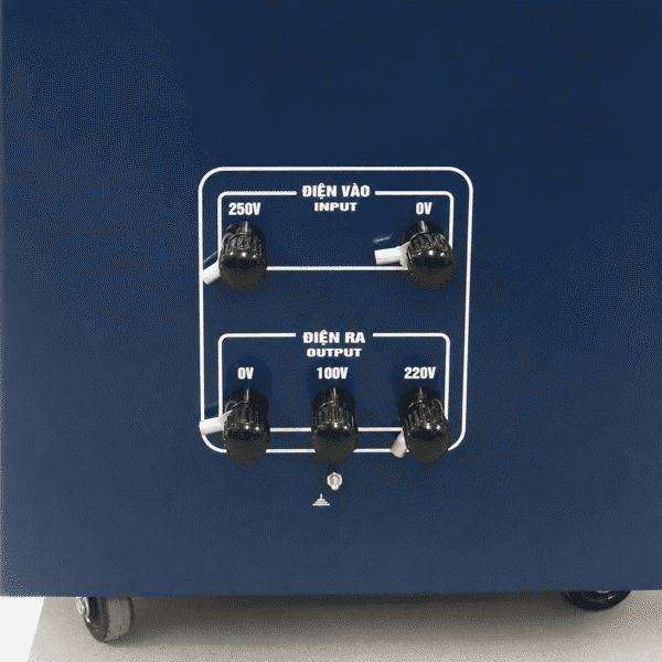 Ổn áp Litanda 10KVA DRI phù hợp với hộ gia đình, biệt thự, văn phòng hoặc cửa hàng có nhiều thiết bị điện hoạt động cùng lúc như điều hòa, bình nóng lạnh, tủ lạnh, máy giặt, bếp từ và các thiết bị điện công suất lớn.