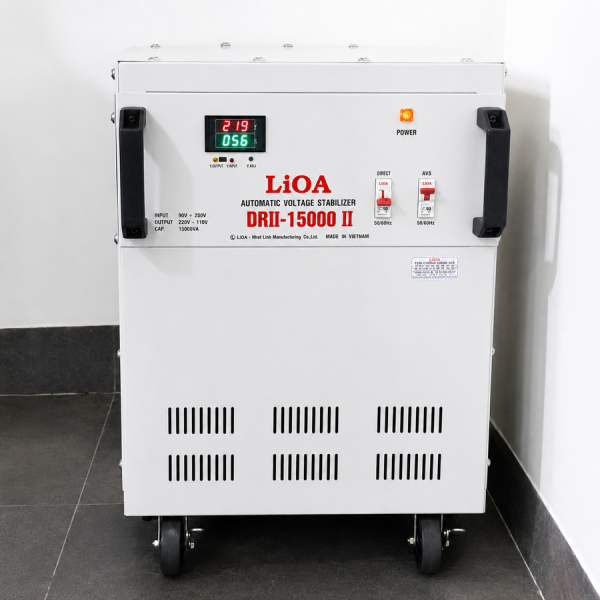 Lioa 15KVA dải 50V-250V điện ra có 2 cổng là 220V và 100V. Được sản suất trên dây truyền hiện đại cũng như chất liệu cấu tạo...