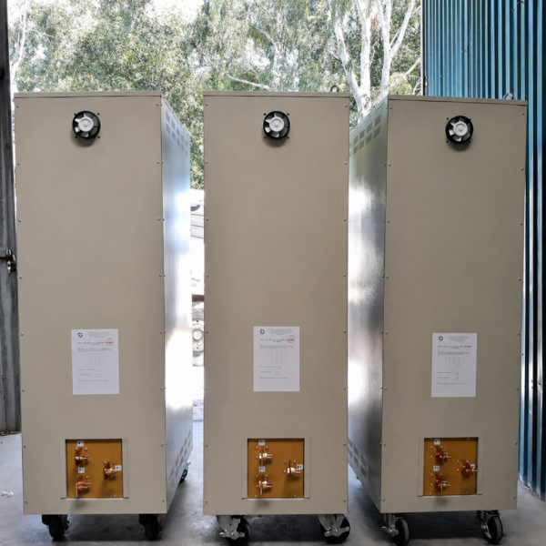 Ổn áp Litanda 800KVA 3 Pha. Hàng dây đồng bảo hàng 4 năm. Máy có điện áp vào từ 300v đến 430v. Và có duy nhất 1 điện áp ra 380V...