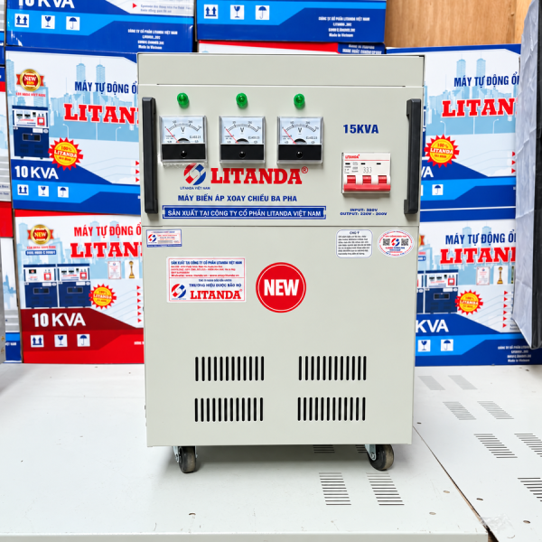 bien-ap-15kva-3-pha-1-2 Máy biến áp 3 pha 15KVA chuyên dùng đổi nguồn điện, cung cấp nguồn điện 3 pha ổn định cho các hệ thống máy móc thiết bị công nghiệp.
