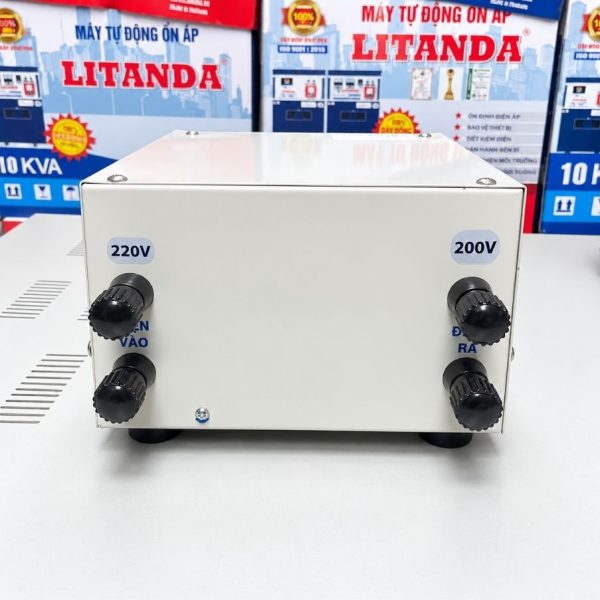 Biến áp 5kVA đổi nguồn 220V sang 200V chuyên dùng chuyển đổi điện áp, cung cấp nguồn chuẩn cho thiết bị nhập khẩu công suất lớn.