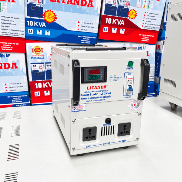 bien-ap-cach-ly-2kva-chong-giat-3 Máy biến áp cách ly 2KVA chuyên dùng đổi nguồn và chống giật, cung cấp nguồn điện an toàn cho các thiết bị điện dân dụng hoặc thiết bị âm thanh.