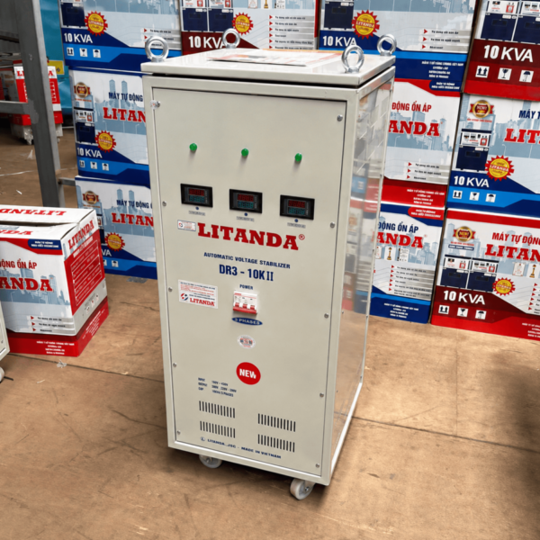 Ổn áp 10KVA 3 pha dải 160V chuyên dùng cho khu vực điện áp không quá yếu, ổn định điện áp và bảo vệ các thiết bị điện trong gia đình hoặc văn phòng.