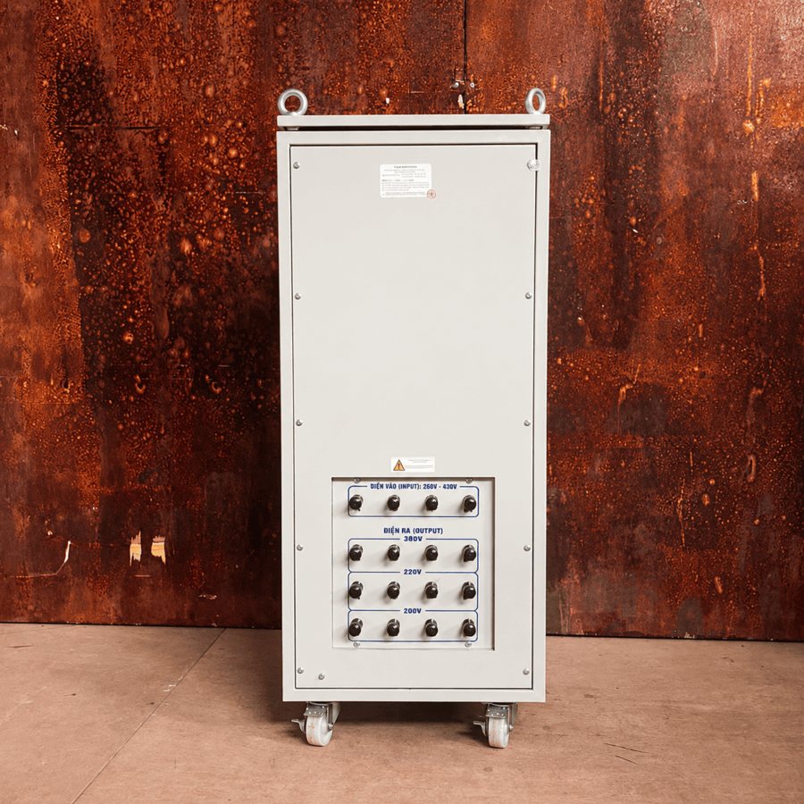 Ổn Áp 20KVA 3 Pha SH3 chuyên dùng cho khu vực điện 3 pha, ổn định điện áp và bảo vệ các hệ thống máy móc, thiết bị công nghiệp quy mô vừa.