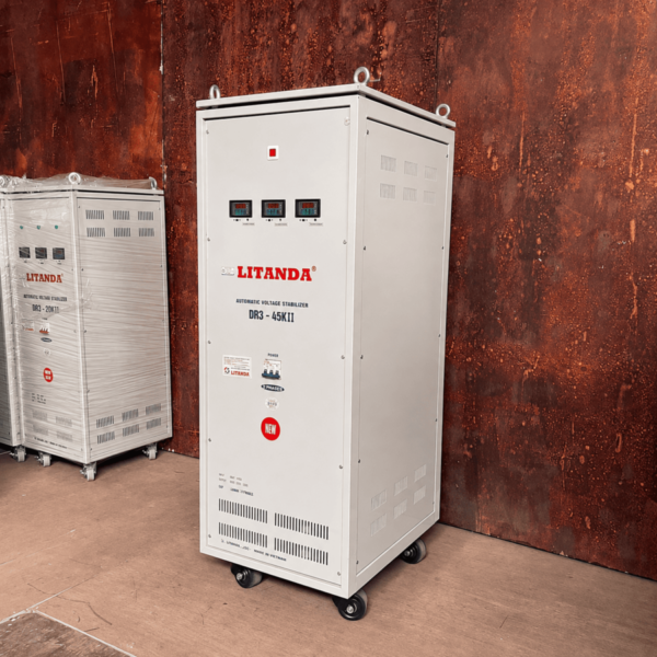 Ổn Áp 45KVA Dải 260V dùng cho hệ thống điện 3 pha yếu. giúp ổn định nguồn điện liên tục và bảo vệ an toàn cho máy móc, thiết bị công nghiệp quy mô lớn.