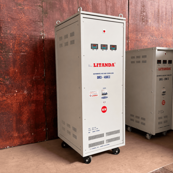 Ổn Áp 45KVA Dải 260V dùng cho hệ thống điện 3 pha yếu. giúp ổn định nguồn điện liên tục và bảo vệ an toàn cho máy móc, thiết bị công nghiệp quy mô lớn.