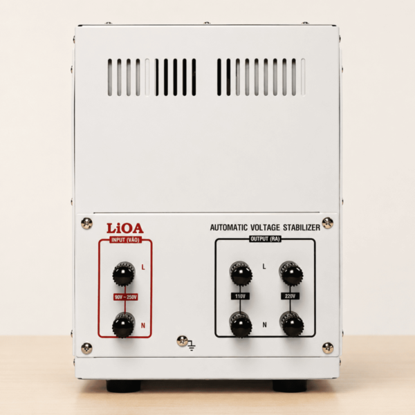 Ổn áp lioa 3KVA dải 90V sở hữu dải điện áp rộng, phù hợp cho các khu vực ngoại thành nơi điện lưới dao động thất thường để bảo vệ an toàn cho thiết bị điện.