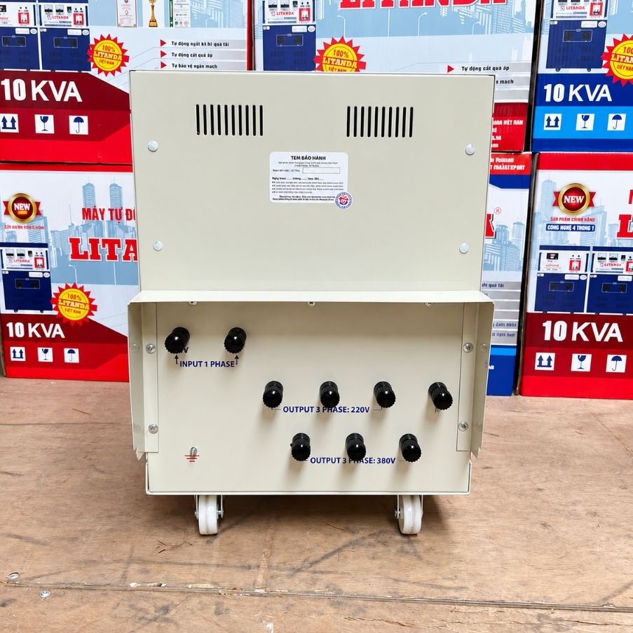 Biến áp 1 pha ra 3 pha 10kVA chuyên dùng chuyển đổi nguồn điện 1 pha thành 3 pha, cấp nguồn an toàn và ổn định cho máy móc, thiết bị công nghiệp.
