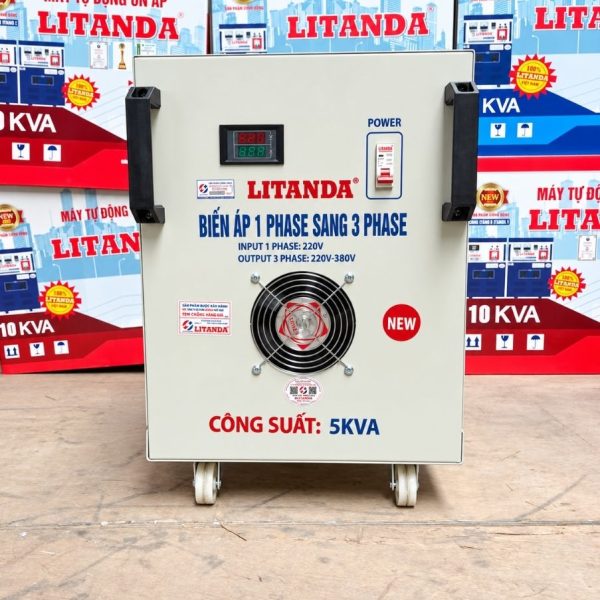 Biến áp 1 pha ra 3 pha 5kVA chuyên dùng chuyển đổi nguồn điện 1 pha thành 3 pha, cung cấp nguồn điện ổn định cho máy móc và thiết bị công nghiệp nhỏ.