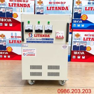 Cân bằng pha hay còn gọi cân bằng tải là quá trình đảm bảo rằng các pha trong hệ thống điện ba pha có cường độ dòng điện cũng như điện áp đồng đều.