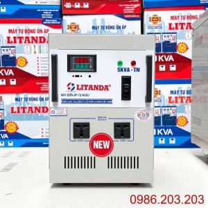 Máy biến áp tự ngẫu 5kva 5kw 5000 1 pha hay còn gọi là bộ đổi nguồn 5KVA. Máy có chức năng đổi điện 220V ra 200V 120V 110V 100V.