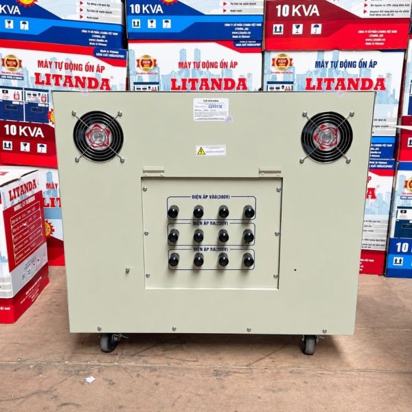 bien-ap-xoay-chieu-30kva-3-pha-1 Biến áp xoay chiều 30kVA 3 pha chuyên dùng điều chỉnh điện áp liên tục, cấp nguồn ổn định cho các hệ thống máy móc và thí nghiệm công nghiệp.