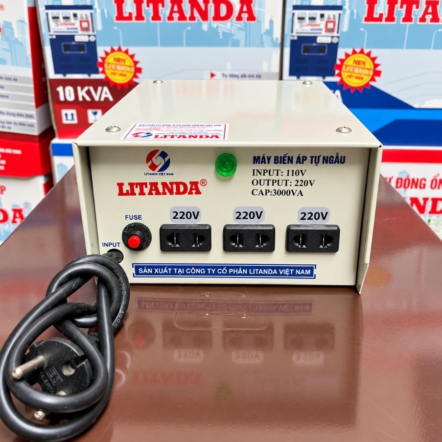 Bộ đổi điện 3000VA 110V ra 220V chuyên dùng đổi nguồn điện chuẩn xác, cung cấp nguồn điện an toàn và ổn định cho các thiết bị điện nội địa.