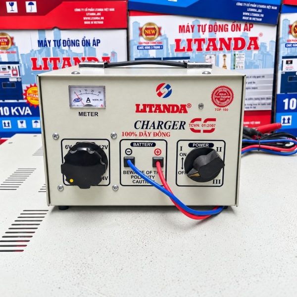 may-sac-ac-quy-12V-o-to-xe-may-may Máy sạc ắc quy 12V chuyên dùng nạp điện an toàn và nhanh chóng cho bình ắc quy ô tô, xe máy, cấp nguồn cho các thiết bị dân dụng và công nghiệp.