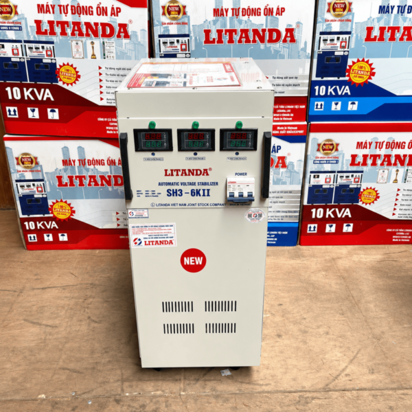 Ổn Áp 6KVA 3 Pha Dải 260V chuyên dùng cho khu vực điện 3 pha yếu, ổn định điện áp và bảo vệ các thiết bị công nghiệp nhẹ hoặc máy móc công suất vừa.