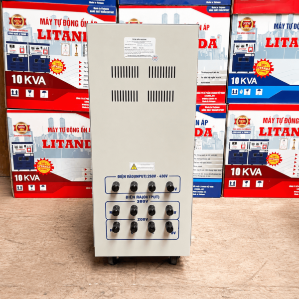 Ổn Áp 6KVA 3 Pha Dải 260V chuyên dùng cho khu vực điện 3 pha yếu, ổn định điện áp và bảo vệ các thiết bị công nghiệp nhẹ hoặc máy móc công suất vừa.