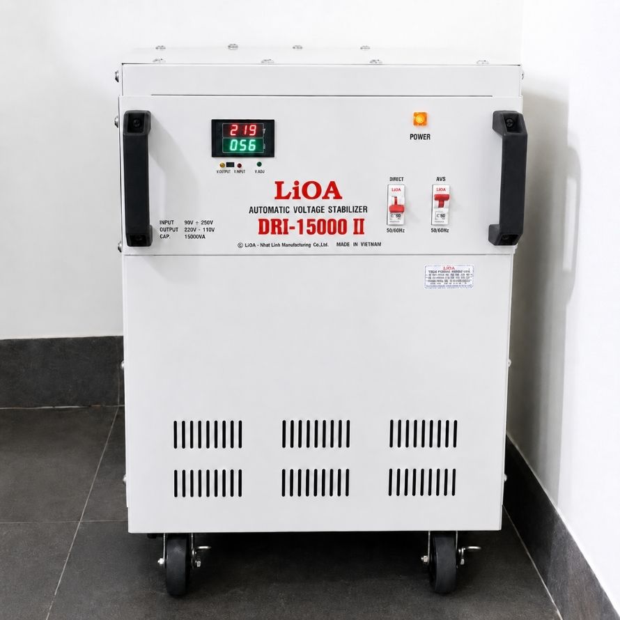 Ổn áp Lioa 15kVA dải 90V chuyên dùng ổn định nguồn điện áp thấp, cấp nguồn an toàn và liên tục cho các thiết bị điện trong gia đình hoặc xưởng nhỏ.