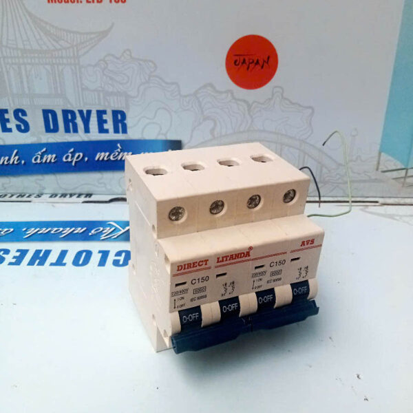 attomat 150A mua ở đâu chinh hang 3