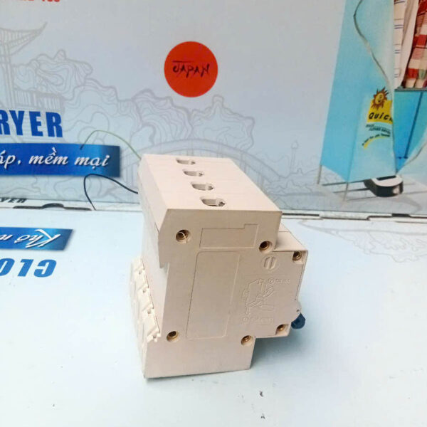 loại attomat chống giật tốt nhất gia đình giá bao nhiêu 4