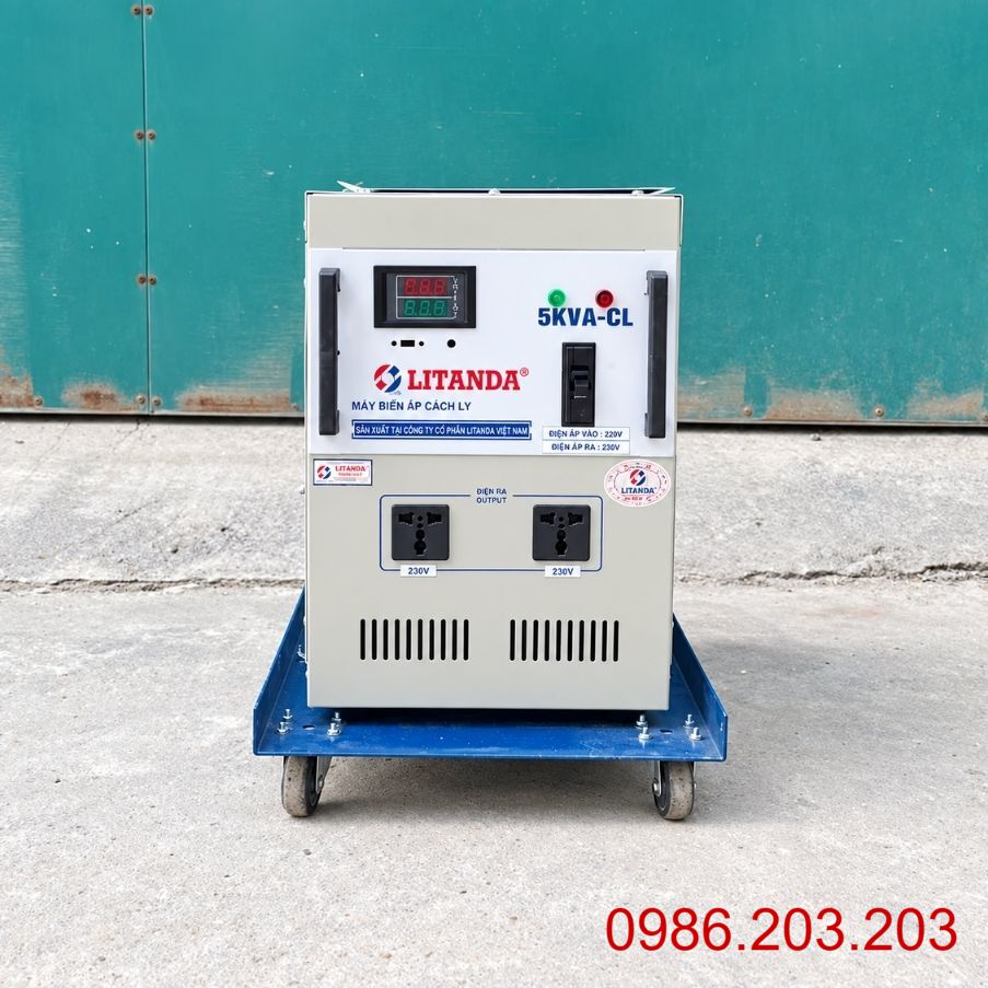 Biến áp cách ly 5kVA 400V ra 230V chuyên dùng chống giật, đổi nguồn điện và lọc nhiễu an toàn cho các thiết bị máy móc công nghiệp.