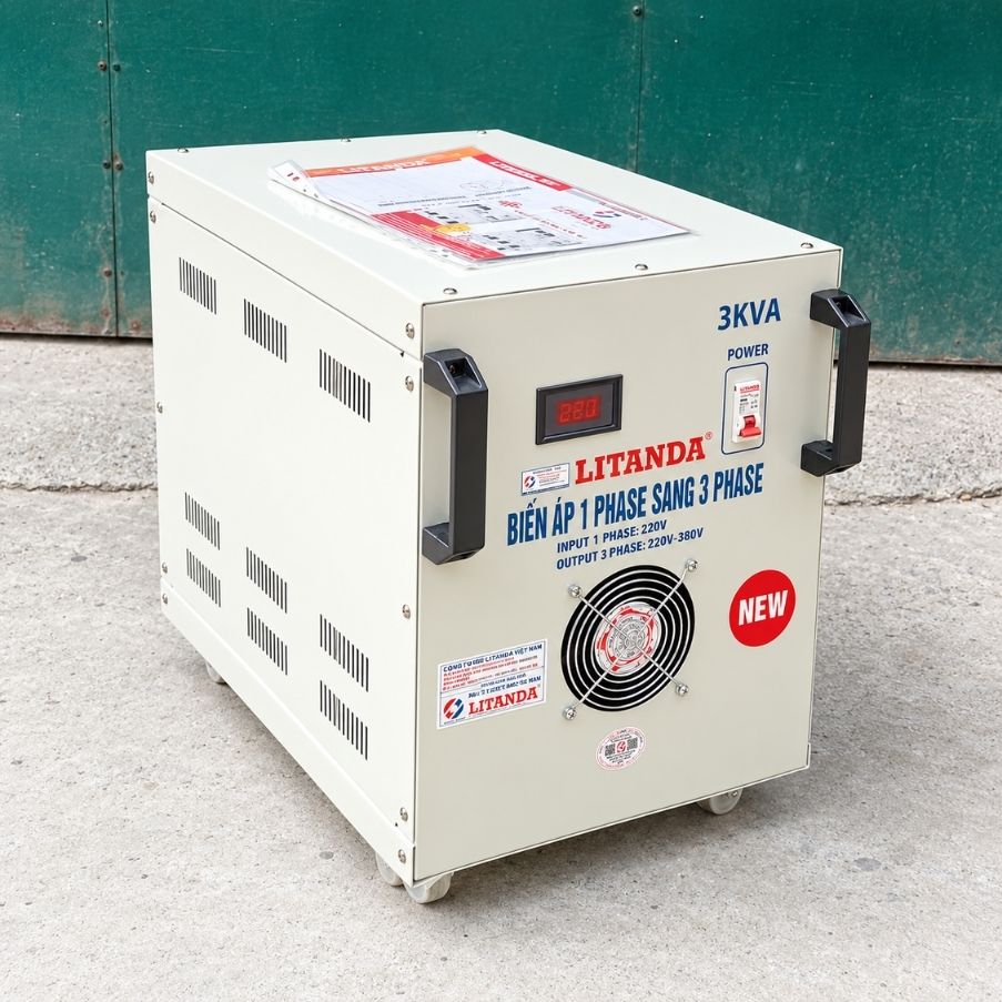 Biến áp 1 pha sang 3 pha 3kVA chuyên dùng đổi nguồn điện từ 1 pha sang 3 pha, cung cấp nguồn điện an toàn và ổn định cho các thiết bị máy móc.