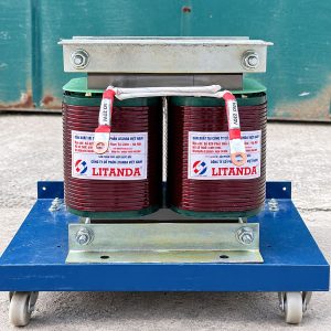 Biến áp trần cách ly 7.5KVA là dòng thiết bị điện chuyên dụng được thiết kế để chuyển đổi điện áp đầu vào 220V sang các mức điện áp đầu ra 100V, 110V…