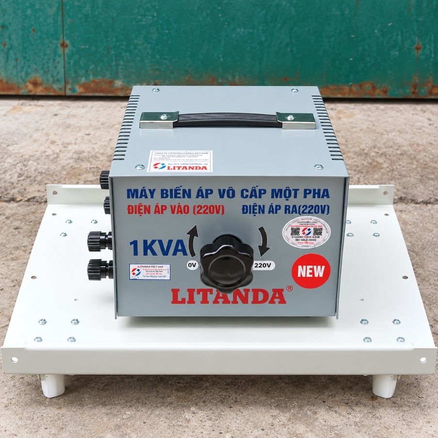 Máy biến áp vô cấp 1 pha 1kva là một thiết bị điện chuyên dụng có khả năng điều chỉnh điện áp đầu ra một cách liên tục và linh hoạt trong khoảng từ 0V…