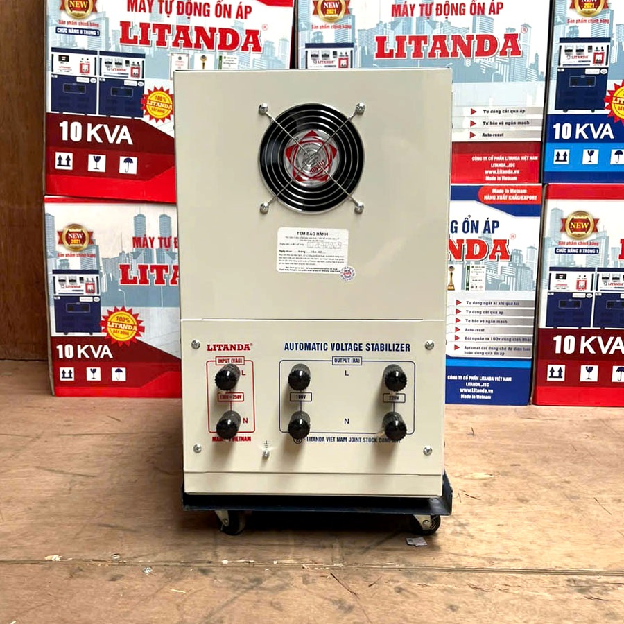 Ổn Áp Litanda 1 Pha 20KVA SH-20000II hoạt động với dải điện áp tiêu chuẩn (130V - 250V), tối ưu cho khu vực nội thành có lưới điện tương đối ổn định.