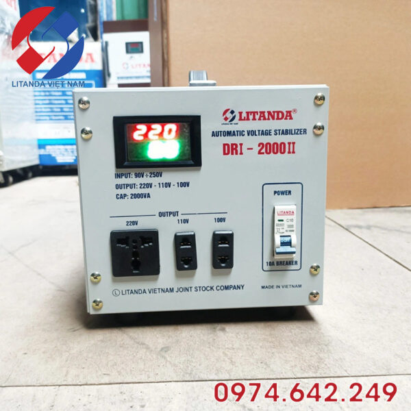 Ổn áp Litanda 2KVA DRI-2000II hoạt động trong dải 90V–250V, rất phù hợp cho gia đình và văn phòng nhỏ với khả năng cấp điện chuẩn xác.