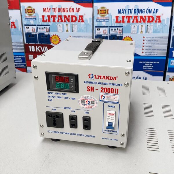 Ổn áp Litanda 2KVA SH-2000II dành cho vùng điện tương đối ổn định từ 150V–250V, nổi bật với độ bền cao, vận hành êm ái và tiết kiệm điện.