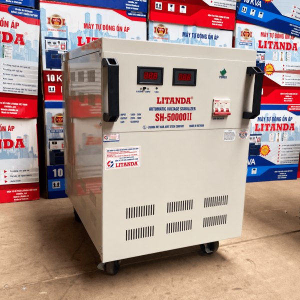 on-ap-litanda-1-pha-50kva-sh-50000-ii-1-2 Ổn Áp Litanda 1 Pha 50KVA SH-50000II hoạt động với dải điện áp tiêu chuẩn (130V - 250V), tối ưu cho khu vực nội thành có lưới điện tương đối ổn định.