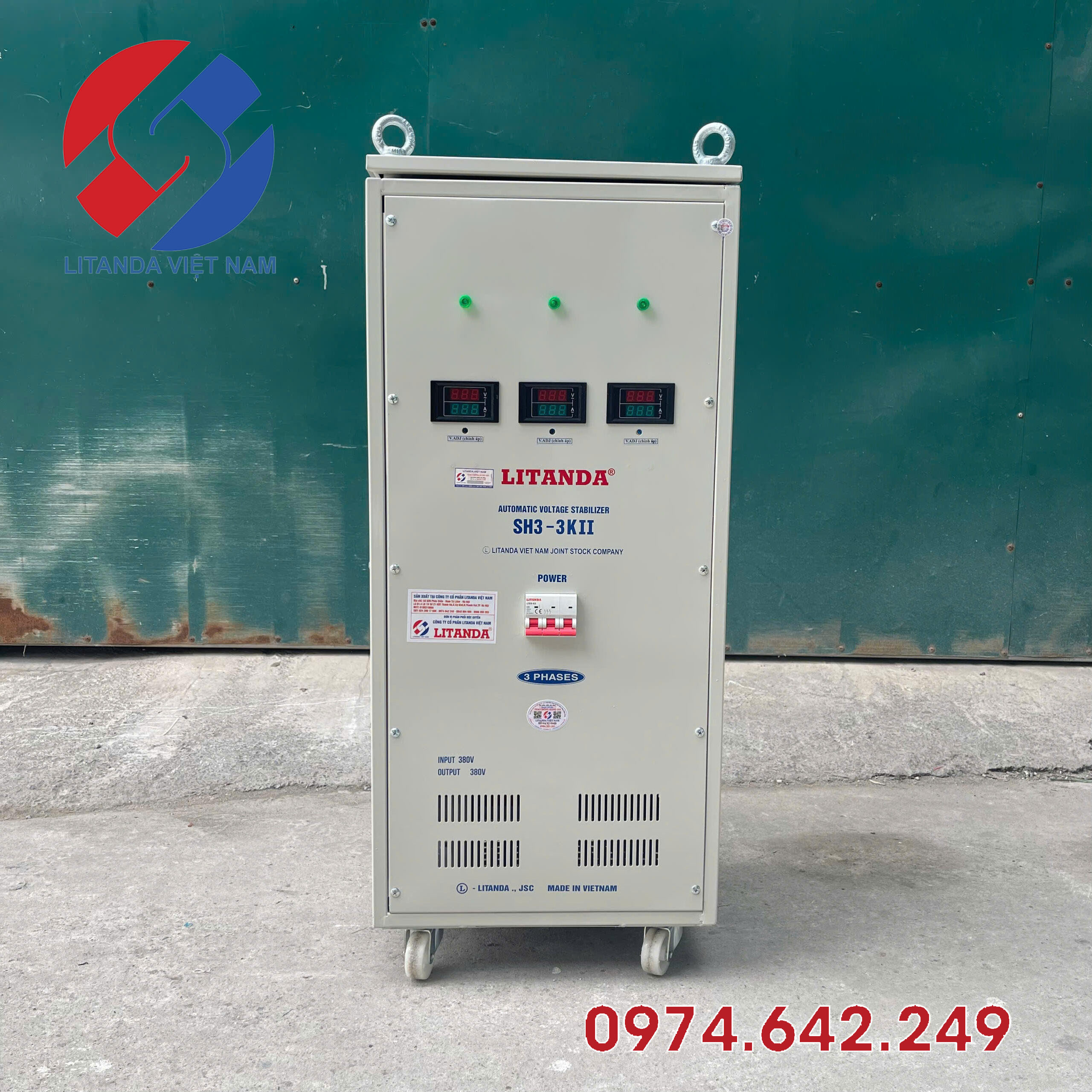 Ổn áp Litanda 3 pha 3KVA SH3-3KII chuyên dùng ổn định nguồn điện, bảo vệ an toàn và kéo dài tuổi thọ cho các thiết bị 3 pha công suất nhỏ.