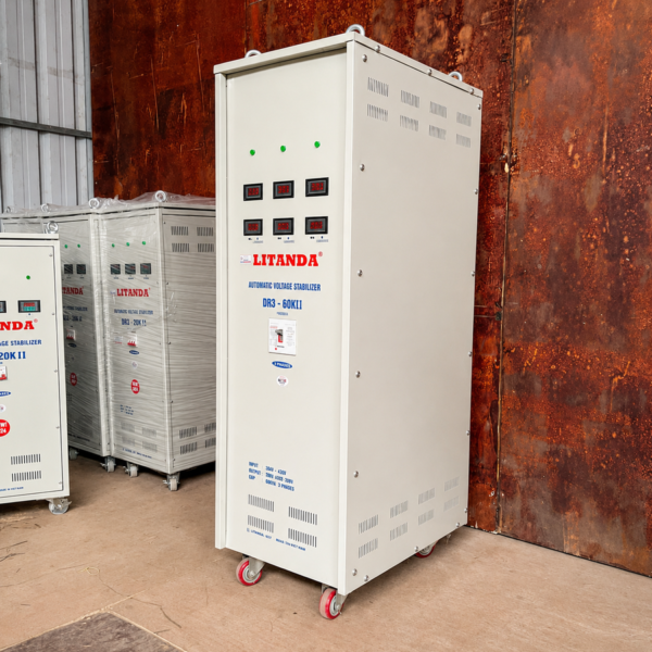 on-ap-litanda-3-pha-60kva-dr3-60kii-2 Ổn áp Litanda 3 pha 60KVA DR3-60KII dùng ổn định nguồn điện, bảo vệ an toàn và kéo dài tuổi thọ cho các thiết bị 3 pha công suất lớn ở khu vực điện rộng.
