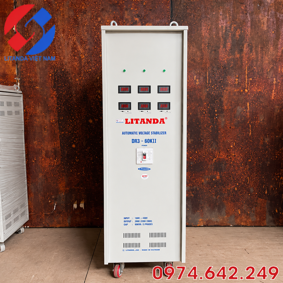 Ổn áp Litanda 3 pha 60KVA DR3-60KII dùng ổn định nguồn điện, bảo vệ an toàn và kéo dài tuổi thọ cho các thiết bị 3 pha công suất lớn ở khu vực điện rộng.