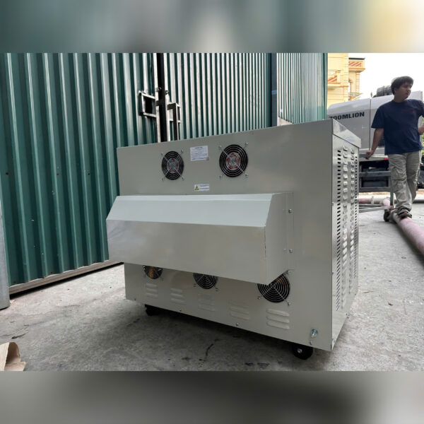 Biến áp tự ngẫu Litanda 3 pha 250KVA chuyên dùng đổi nguồn điện, cung cấp nguồn điện phù hợp và an toàn cho các thiết bị công nghiệp 3 pha công suất lớn.