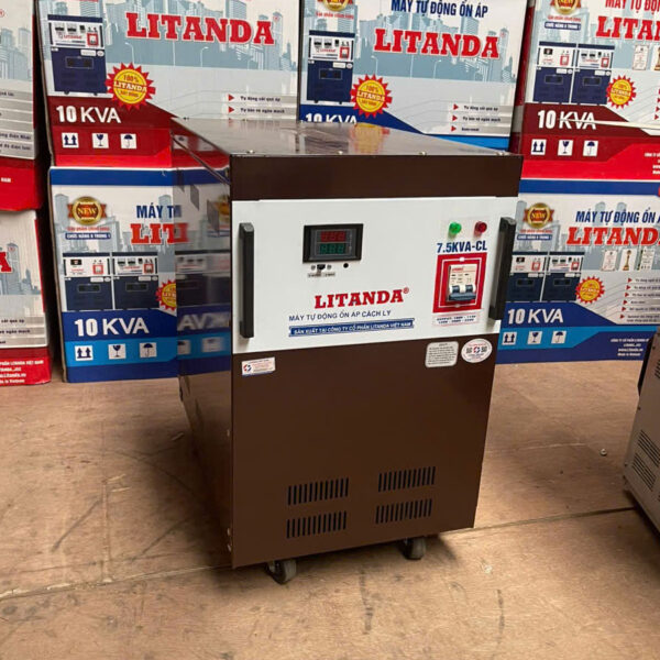 Ổn áp cách ly 1 pha 7.5KVA tích hợp tính năng chống giật và lọc nhiễu, dùng để cung cấp nguồn điện sạch và an toàn tuyệt đối cho các thiết bị nhạy cảm.