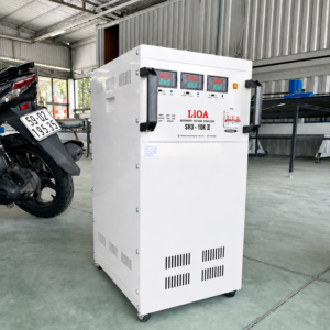 Ổn áp Lioa 3 pha 10KVA SH3-10KII dùng ổn định nguồn điện, bảo vệ an toàn cho các thiết bị điện 3 pha công suất vừa và nhỏ ở khu vực lưới điện tương đối ổn định.