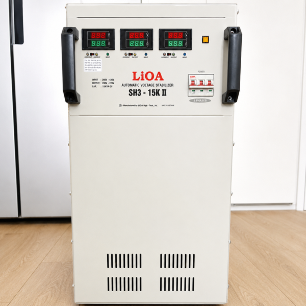 Ổn áp Lioa 3 pha 15KVA SH3-15KII dùng ổn định nguồn điện, bảo vệ cho các thiết bị điện 3 pha công suất vừa và nhỏ ở khu vực lưới điện tương đối ổn định.