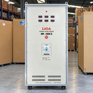 Ổn áp Lioa 3 pha 200KVA NM-200KII chuyên dùng ổn định điện áp cho dải điện rộng, khắc phục điện yếu và bảo vệ hệ thống máy móc công nghiệp quy mô lớn.