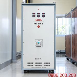 Ổn áp Lioa 3 Pha 250KVA SH3-250KII là dòng máy ổn áp công suất lớn, chuyên dùng cho nhà máy, khu công nghiệp, xưởng sản xuất và các tòa nhà cao tầng.