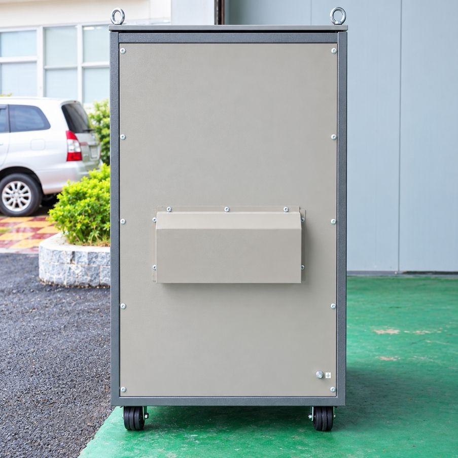 Ổn áp Lioa 3 pha 500KVA SH3-500KII là dòng ổn áp công suất lớn, chuyên dùng cho các nhà máy, khu công nghiệp, tòa nhà văn phòng, trung tâm thương mại…