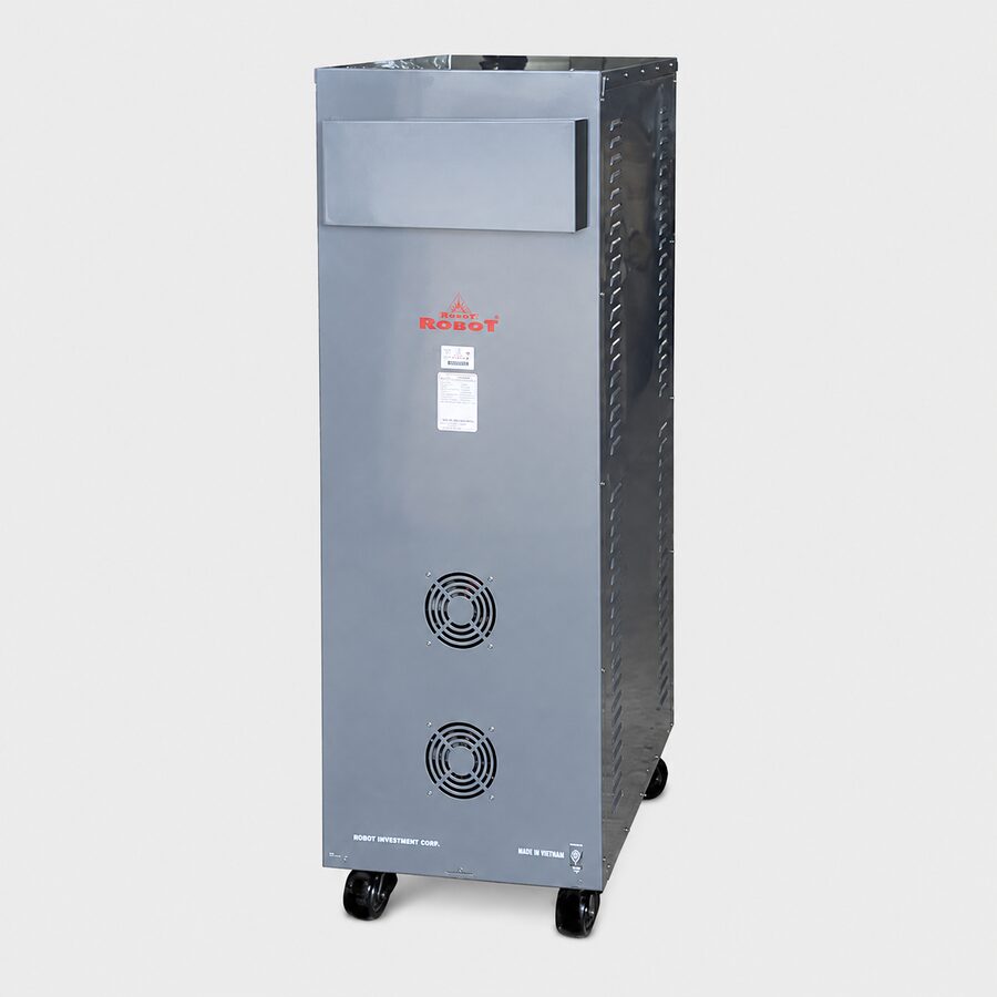 Ổn áp Robot Reno 1 pha 50KVA là thiết bị có chức năng tự động điều chỉnh nguồn điện đầu vào dao động trong khoảng từ 90V đến 250V về mức điện áp đầu ra ổn định 220V. Với công suất lớn 50KVA, sản phẩm phù hợp lắp đặt cho biệt thự, nhà hàng, khách sạn, văn phòng, cửa hàng, xưởng sản xuất nhỏ và các cơ sở kinh doanh sử dụng nhiều thiết bị điện công suất cao cùng lúc. Dải điện rộng 90V-250V giúp máy hoạt động hiệu quả tại những khu vực thường xuyên bị điện yếu, sụt áp sâu hoặc điện lưới tăng giảm thất thường.