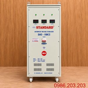 Ổn áp Standard 3 pha 10KVA SH3-10KII chuyên dùng ổn định điện áp tự động, chống quá tải, ngắn mạch, nâng cao độ bền và bảo vệ an toàn cho các thiết bị điện.
