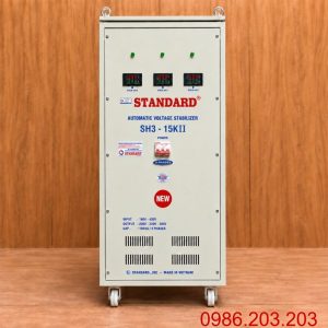 Ổn áp Standard 3 pha 15KVA SH3-15KII chuyên dùng ổn định điện áp tự động, chống quá tải, ngắn mạch, nâng cao độ bền và bảo vệ an toàn cho các thiết bị điện.