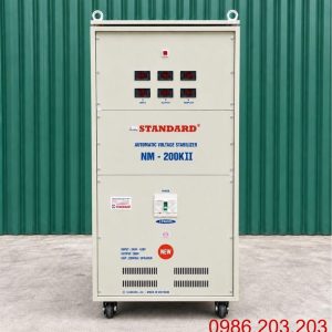 Ổn áp Standard 3 pha 200KVA NM-200KII chuyên dùng ổn định điện áp tự động, chống quá tải, ngắn mạch, nâng cao độ bền và bảo vệ các thiết bị điện.